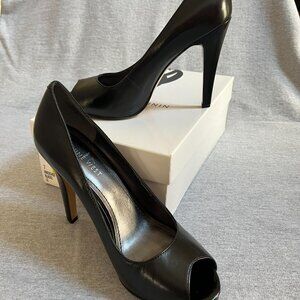 Nine West Black Leather Pumps.  Size 7